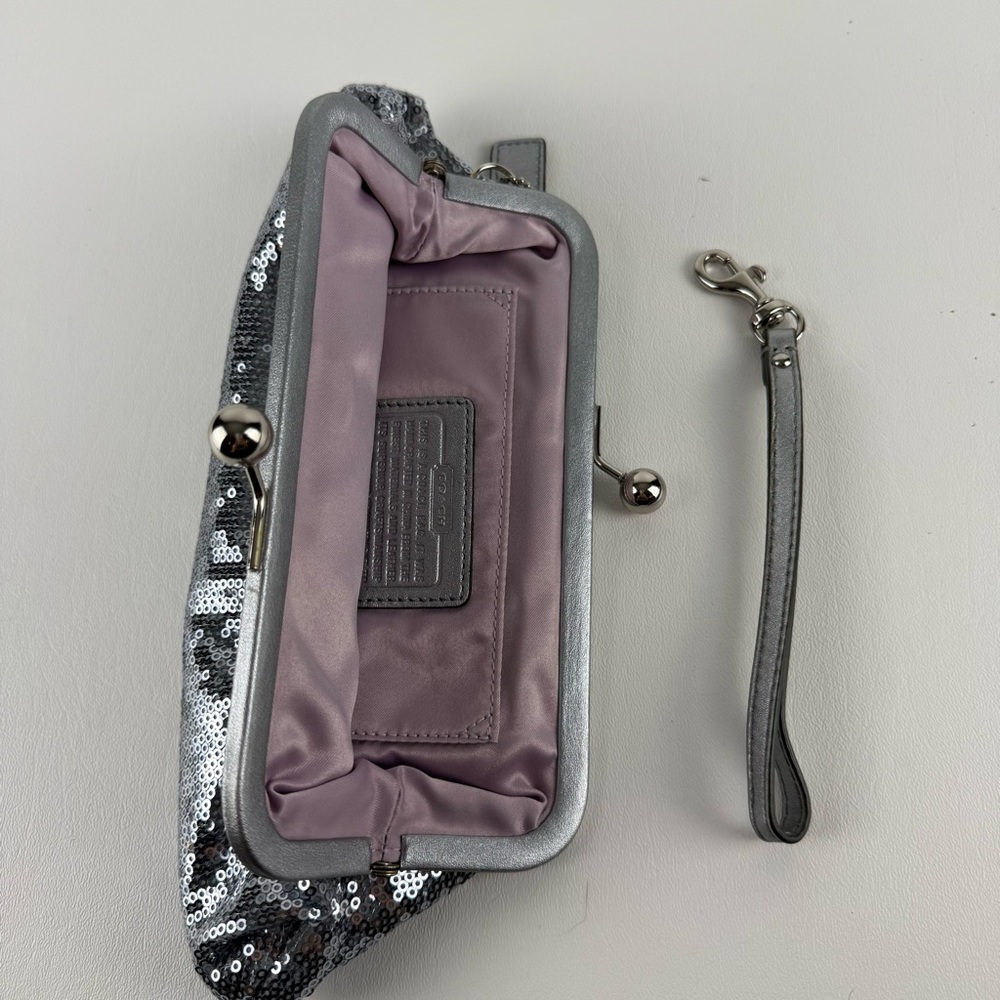Coach Julia Limited Edition Silver Sequin Kisslock Clutch Wristlet - Picture 8 of 14